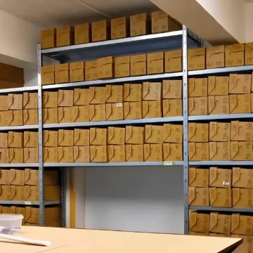 Kovové policové regály na mieru priamo od výrobcu