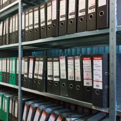 Kovové policové regály na šanóny Kovové policové regály na šanóny