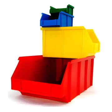 Stohovatelné plastové boxy zkosené
