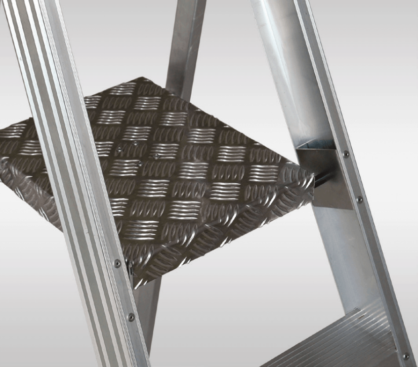 Jednostranné hliníkové schůdky "SHRP" - Počet nášlapů: 6